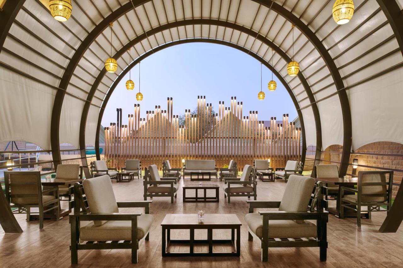 Intercontinental Riyadh By Ihg Экстерьер фото The lounge at the airport