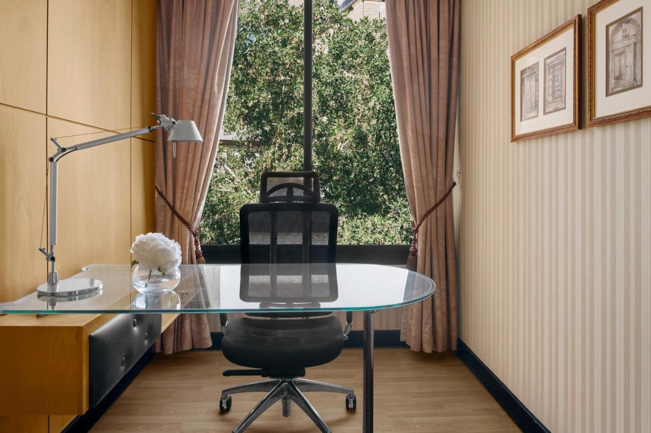 Intercontinental Riyadh By Ihg Экстерьер фото A typical office at the hotel