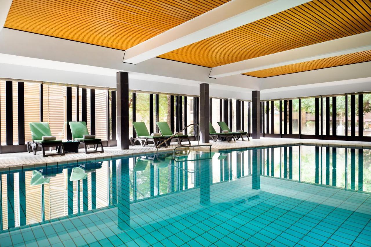 Intercontinental Riyadh By Ihg Экстерьер фото The swimming pool at the hotel